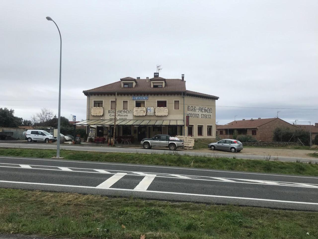 Hospedaje Casa Mariano セゴビア エクステリア 写真